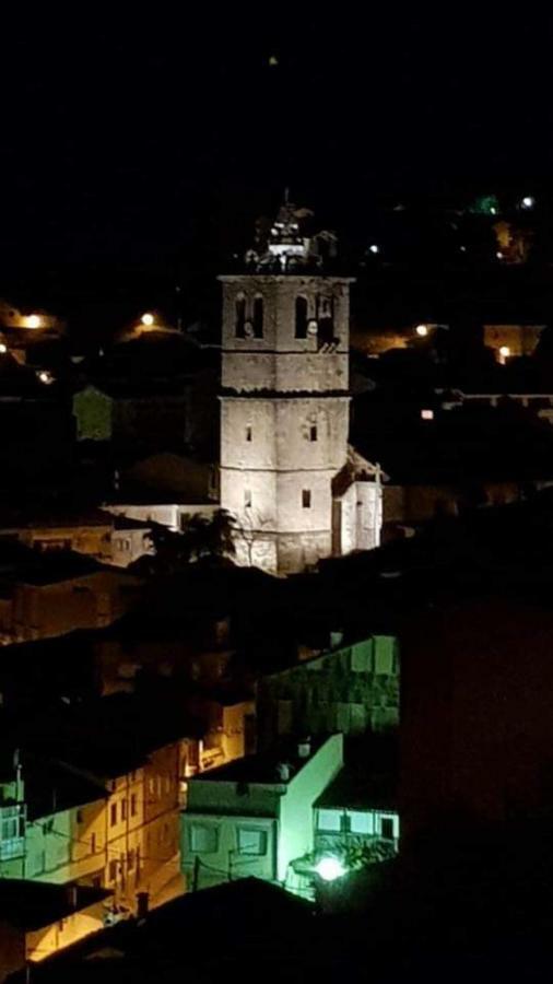 Los Callejones Arenas de San Pedro Luaran gambar