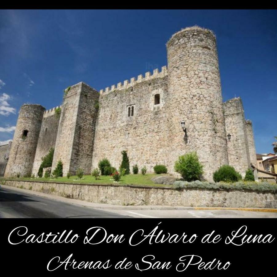 Los Callejones Arenas de San Pedro Luaran gambar